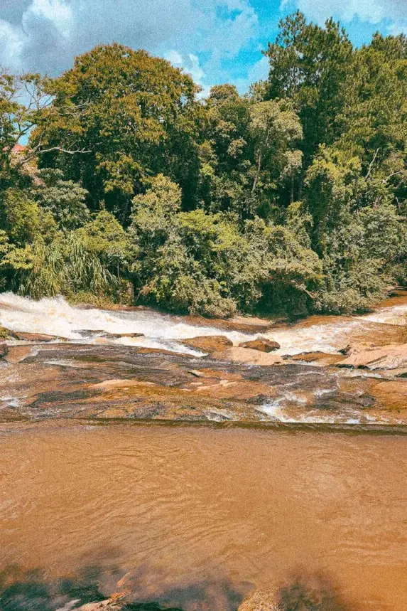 Extrema, Minas Gerais: destino de ecoturismo e aventura 3 Cachoeira no Parque Municipal de Extrema em Minas Gerais