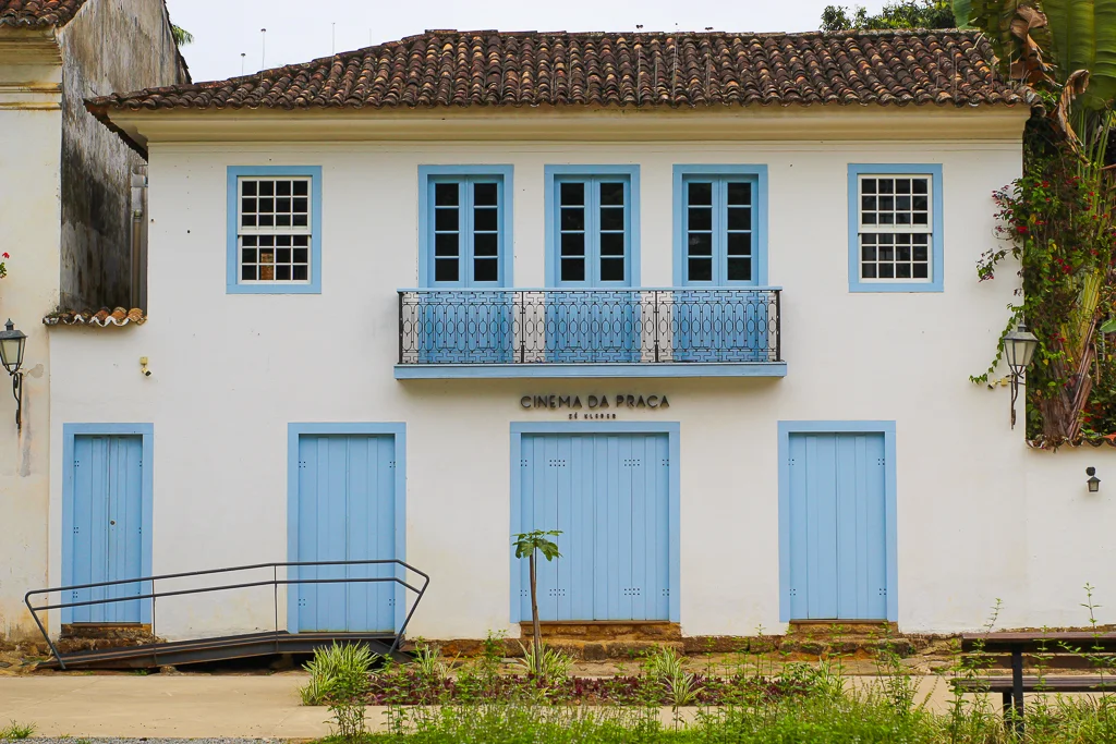 Paraty RJ: Fotografando as belezas de um destino histórico 2 Paraty Rio de Janeiro - Cinema da Praça (Foto Renata Moraes)
