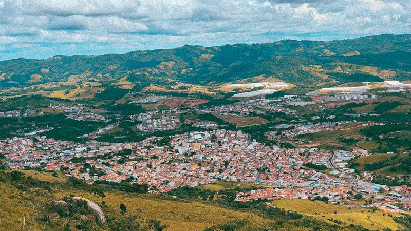 Vista do Alto da Cidade de Extrema em Minas Gerais. Destino de Ecoturismo próximo de São Paulo