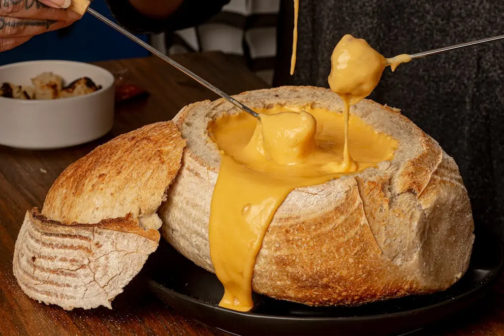 Turismo gastronômico: 5 destinos no interior de São Paulo 5 Turismo gastronômico. Foundue em Campos do Jordão
