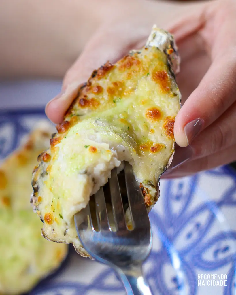 Ostra com queijo gratinado