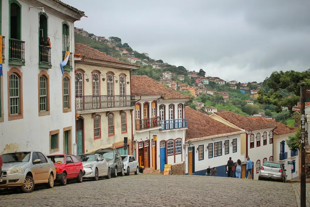 charmosa rua colonial em ouro preto brasil