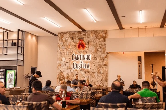 Cantinho da Costela Cianorte: 27 anos de tradição 5 Clientes no salão de atendimento do Restaurante Cantinho da Costela Churrascaria Cianorte