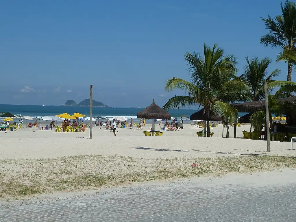 As 10 praias mais procuradas do Litoral de São Paulo 8 Praia da Enseada, Guarujá
