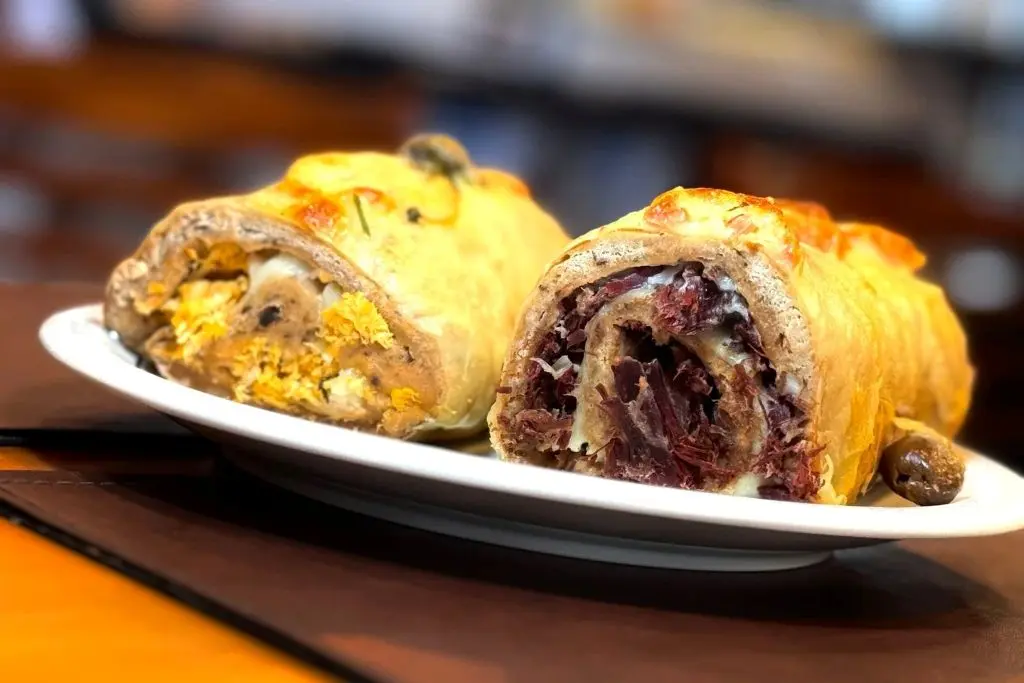Roteiro gastronômico: 20 lugares para comer em Praia Grande SP 20 Padarias na Praia Grande SP. Lugares para tomar café da manhã.