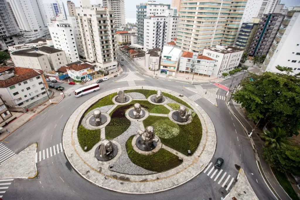 Quais são as 12 praias de Praia Grande no litoral paulista 20 Praça da Paz Praia Grande Sp