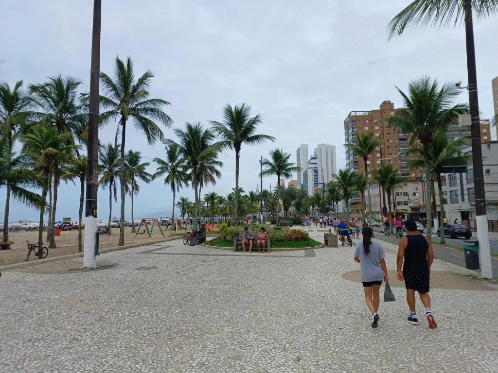 Quais são as 12 praias de Praia Grande no litoral paulista 4 Orla da Praia do Boqueirão na Praia Grande
