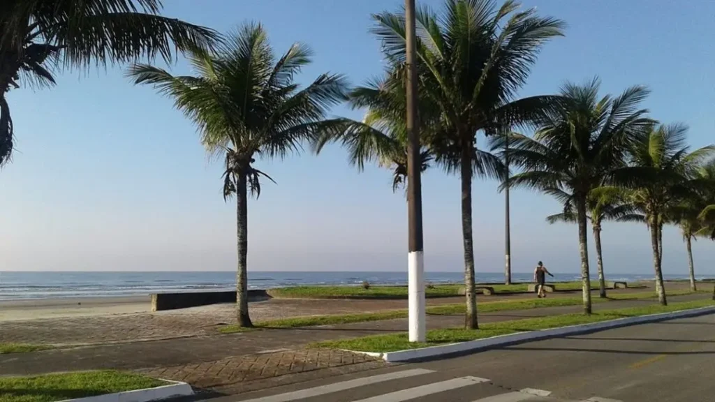 Quais são as 12 praias de Praia Grande no litoral paulista 14 Praia Solemar Praia Grande