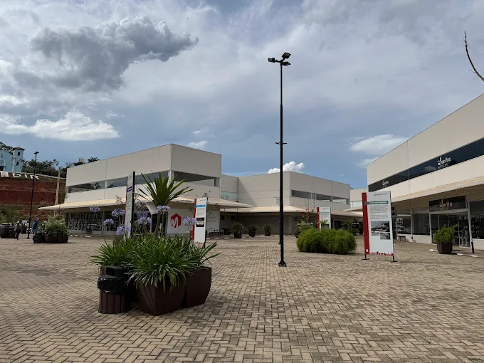 Turismo e compras em Pedreira: a Capital da Porcelana 3 Nagoya Presentes Outlet em Pedreira