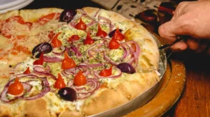Claudinho Pizzaria Campinas - Campo Grande - Pizza de costela com cream cheese e pimenta biquinho