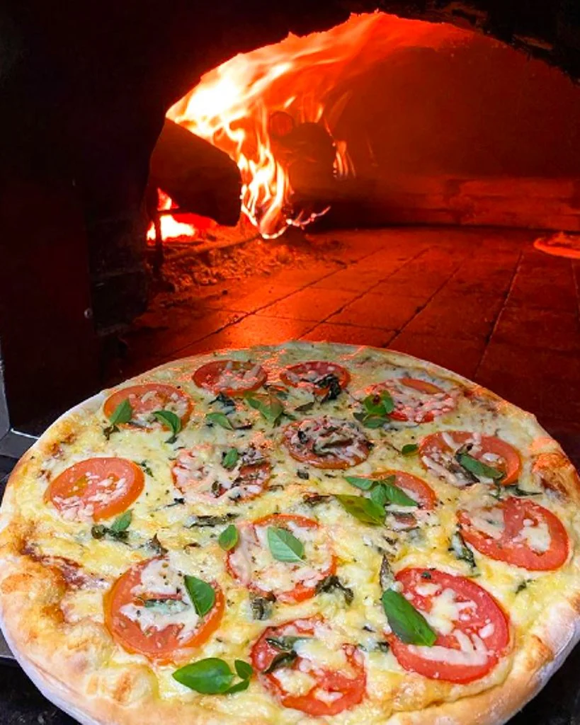 Periquito Pizzaria Campinas: a tradição de pizzas assadas no forno a lenha 2 Periquito Pizzaria Campinas Pizza tradicional marguerita