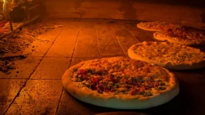Periquito Pizzaria Campinas Pizzas assadas no forno a lenha