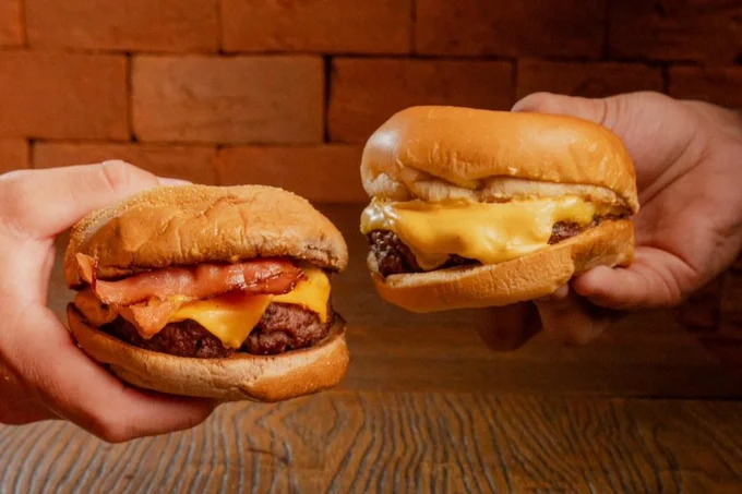 Onde comer em Brasília: 10 lugares que provamos e aprovamos 7 Lanches do Meatz Burger em Brasília