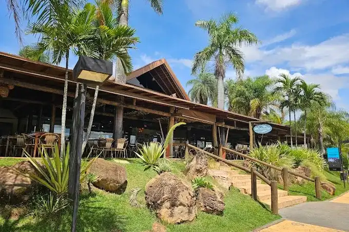 Pontão do Lago Sul: um guia para curtir a “praia” de Brasília 2 Fachada do Restaurante Mormaii no Pontão do Lado Sul em Brasília