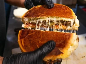 Almada Prensadão. O lanche prensado tradicional de Sorocaba