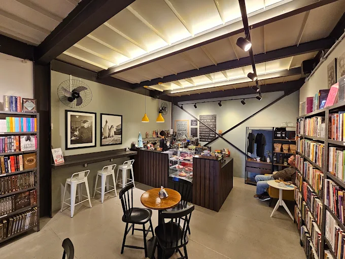 7 Cafés em Campinas para uma pausa no meio do dia 4 Café Pontes dentro da Livraria Pontes em Campinas