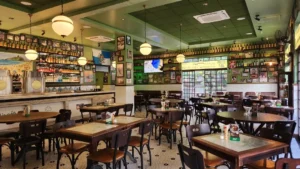 Salão interno do Boteco Pirajá Vila Mariana
